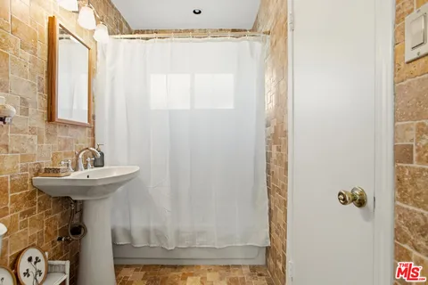 $899,000 | 6818 Varna Avenue, Van Nuys, CA 91405