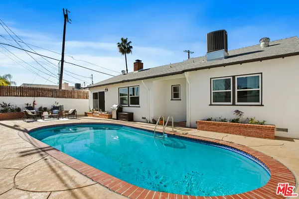 $899,000 | 6818 Varna Avenue, Van Nuys, CA 91405