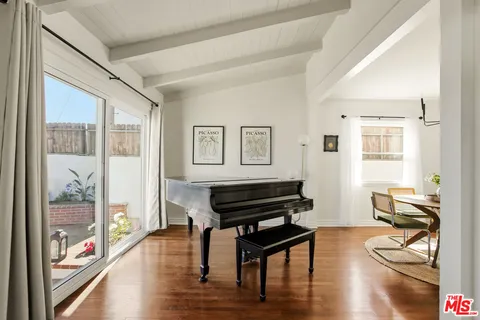 $899,000 | 6818 Varna Avenue, Van Nuys, CA 91405