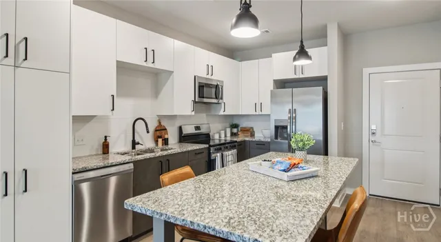 $1,825 | 5700 Ogeechee Road, Unit B1, Savannah, GA 31419