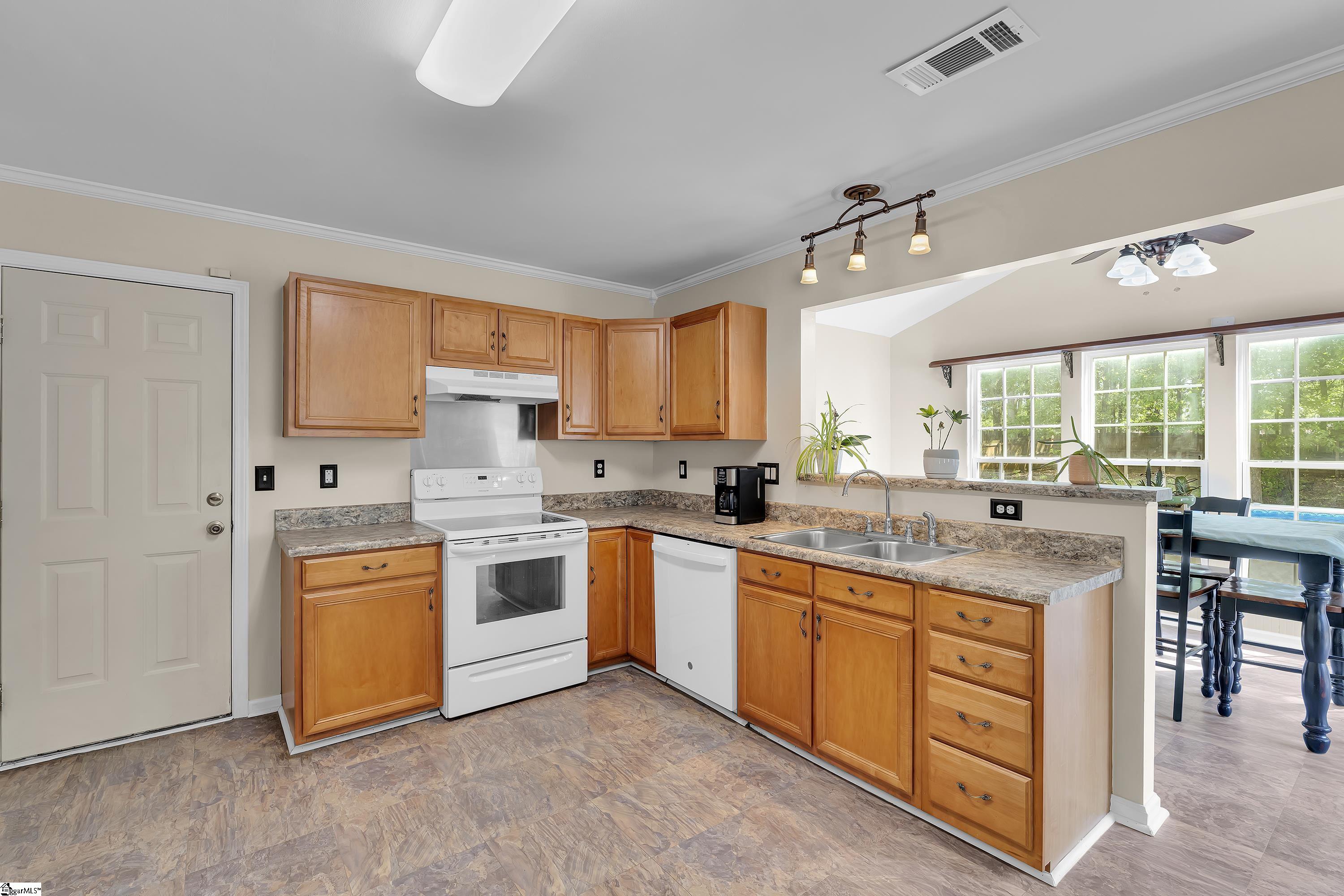 415 Scarlet Oak Drive Fountain Inn, SC 29644 - Photo 13 of 40