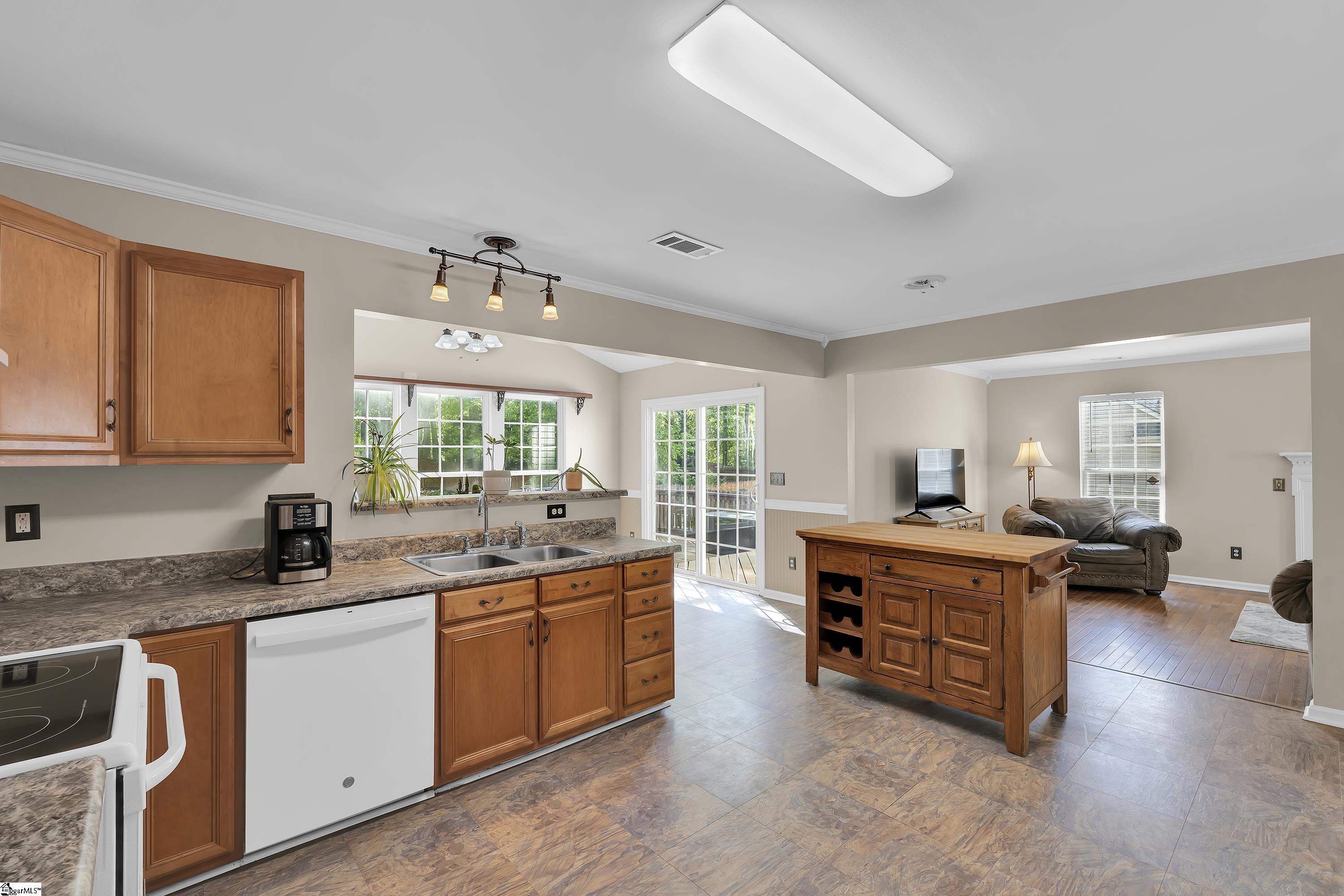 415 Scarlet Oak Drive Fountain Inn, SC 29644 - Photo 2 of 40