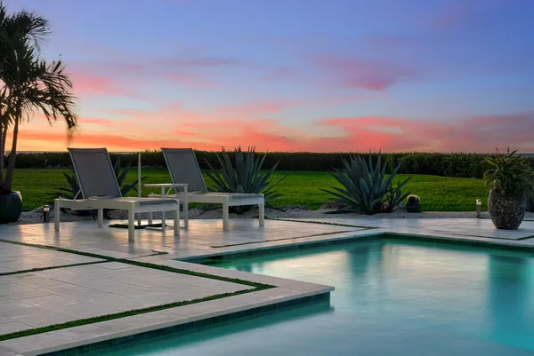 $10,900,000 | 186-165 Bayview Drive, Islamorada, FL 33036