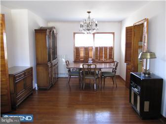 19 Parker Road Edison, NJ 08820 - Photo 3 of 7 Dining Room