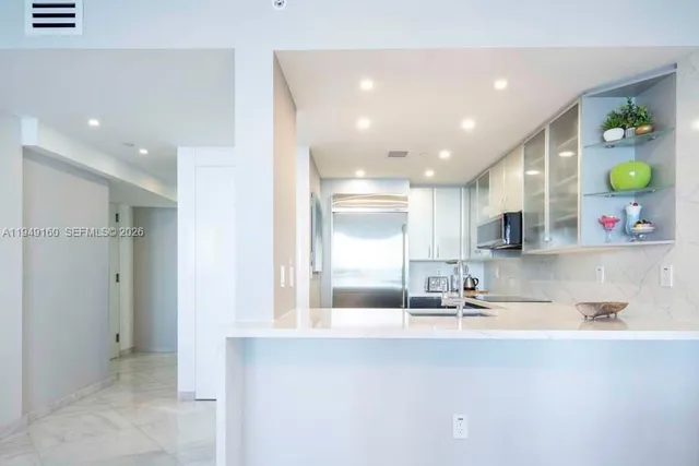 $8,500 | 540 West Avenue, Unit 411, Miami Beach, FL 33139