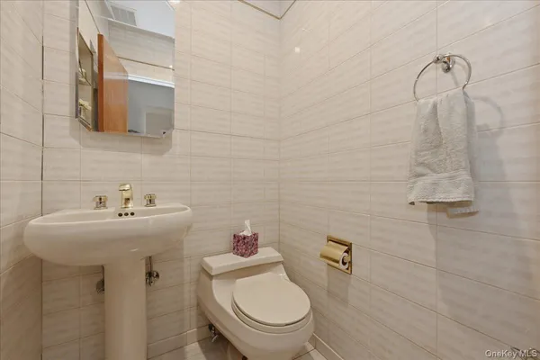 $1,900,000 | 734 Berry Court, West Hempstead, NY 11552