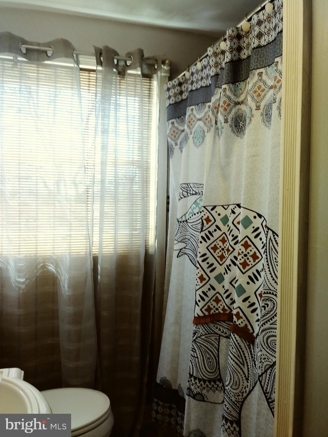 1370 Deanwood Road Baltimore, MD 21234 - Photo 14 of 25 Bathroom