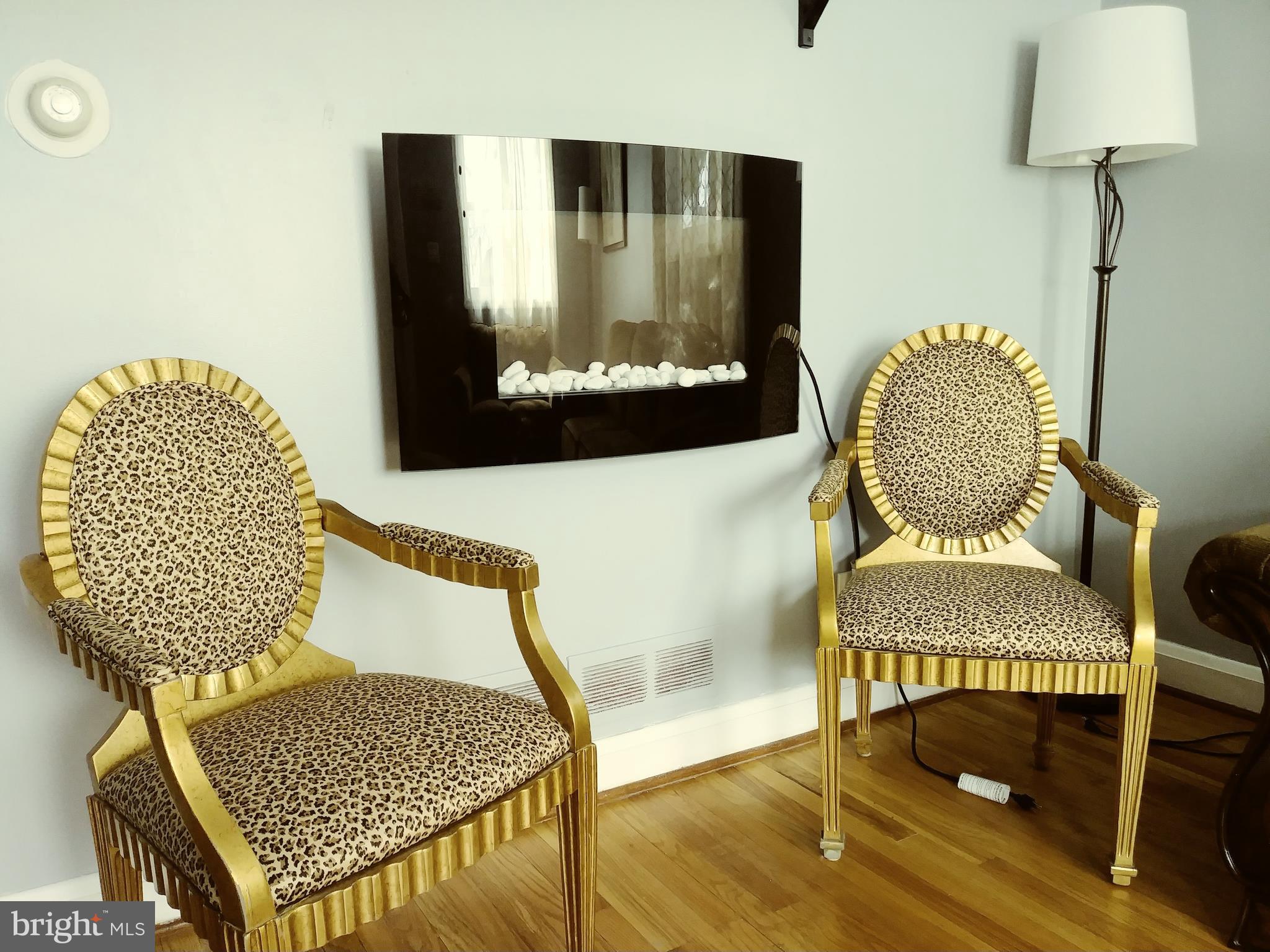 1370 Deanwood Road Baltimore, MD 21234 - Photo 4 of 25 Sitting area Living Room
