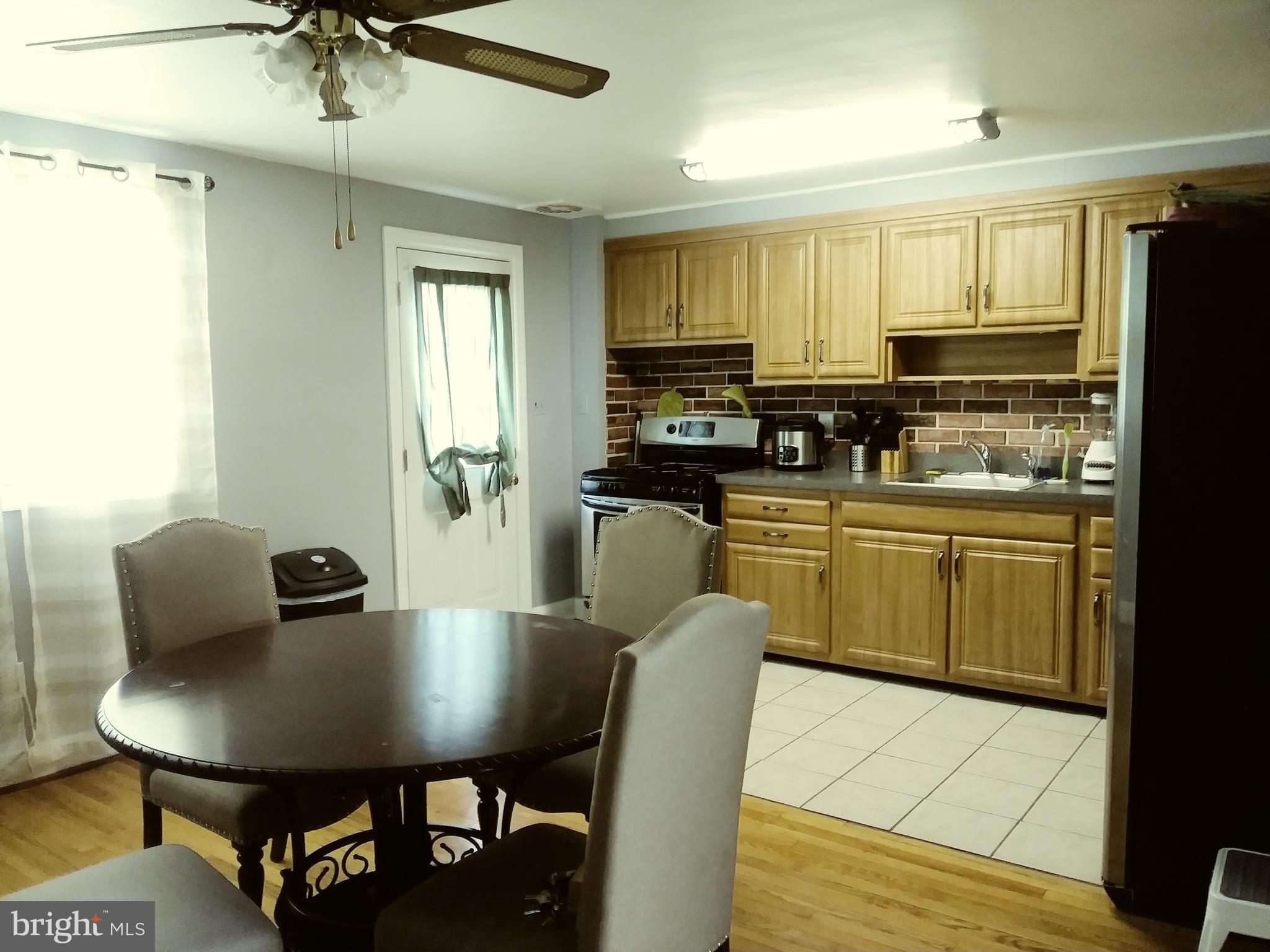 1370 Deanwood Road Baltimore, MD 21234 - Photo 6 of 25 Kitchen