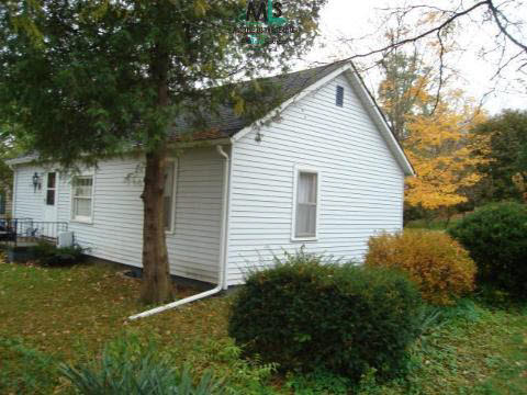 148 Sisson Street Romeo, MI 48065 - Photo 3 of 4 421837-2.JPG