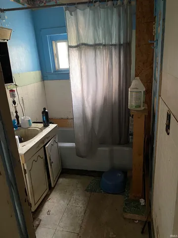 $14,900 | 2306 South Washington Street, Marion, IN 46953