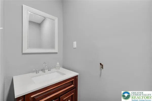 $549,900 | 5055 Memorial Road, Schnecksville, PA 18078