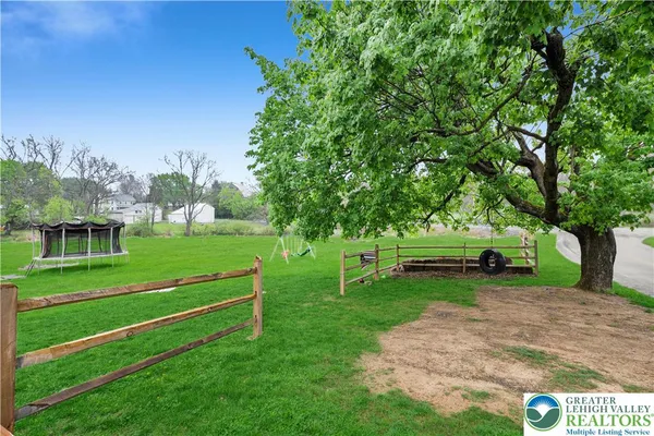 $549,900 | 5055 Memorial Road, Schnecksville, PA 18078