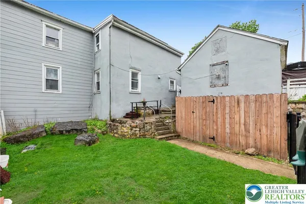 $549,900 | 5055 Memorial Road, Schnecksville, PA 18078