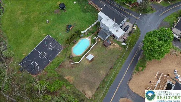 $549,900 | 5055 Memorial Road, Schnecksville, PA 18078