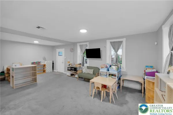 $549,900 | 5055 Memorial Road, Schnecksville, PA 18078
