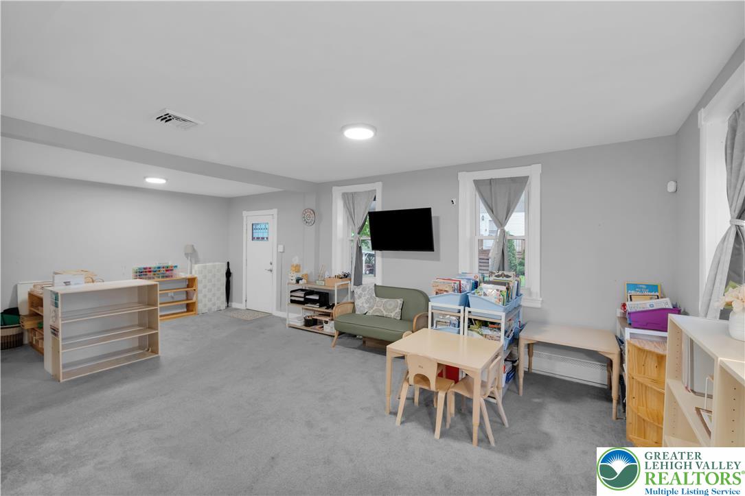 5055 Memorial Road Schnecksville, PA 18078 - Photo 9 of 27
