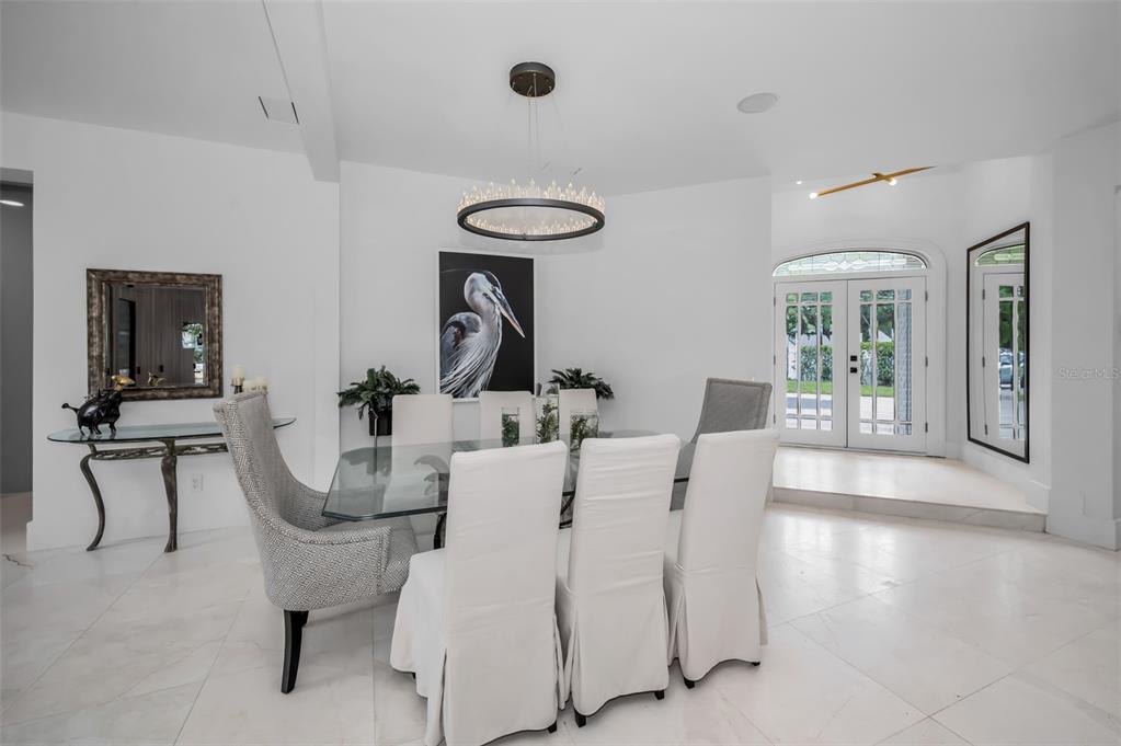 2521 Lake Ellen Drive Tampa, FL 33618 - Photo 14 of 73