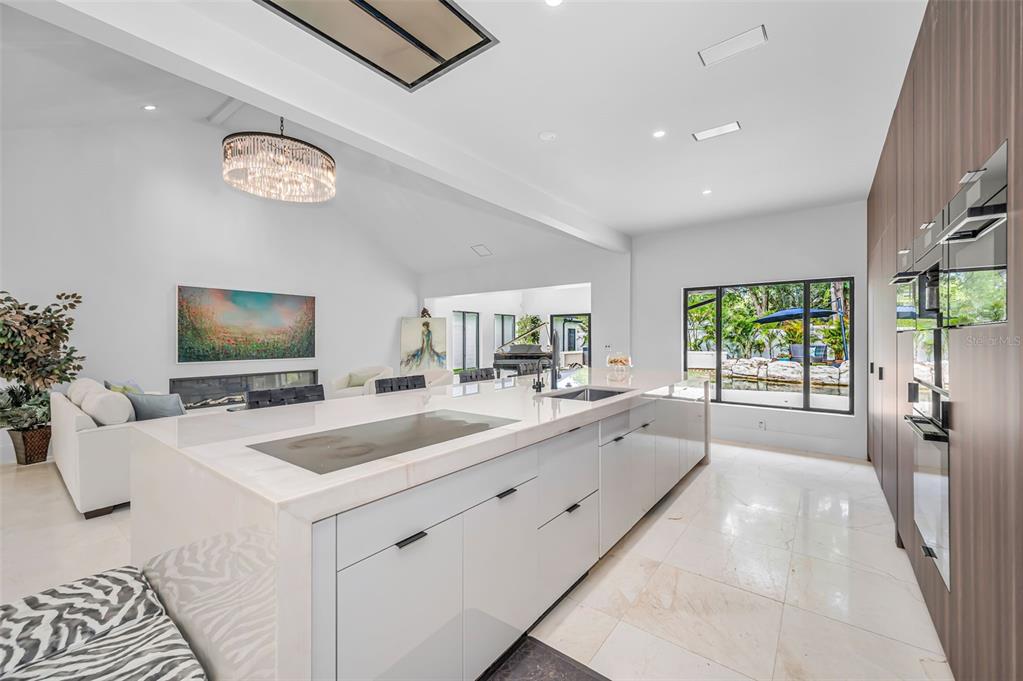 2521 Lake Ellen Drive Tampa, FL 33618 - Photo 20 of 73