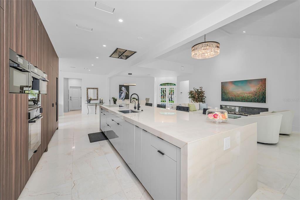 2521 Lake Ellen Drive Tampa, FL 33618 - Photo 21 of 73