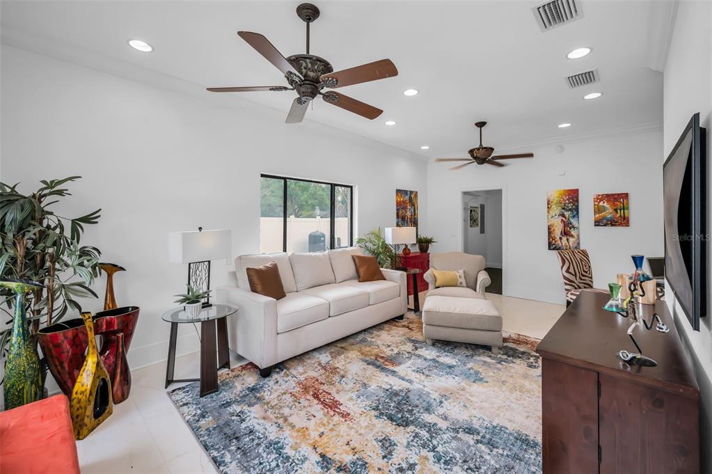 2521 Lake Ellen Drive Tampa, FL 33618 - Photo 30 of 73