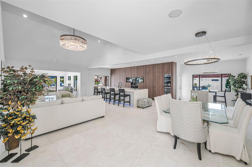 2521 Lake Ellen Drive Tampa, FL 33618 - Photo 6 of 73