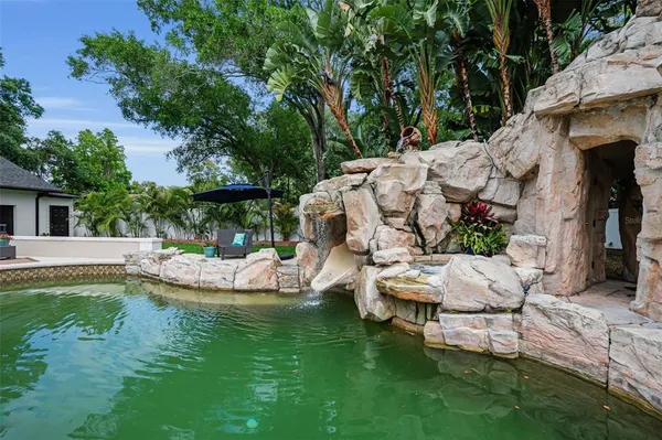 $1,000,000 | 2521 Lake Ellen Drive, Tampa, FL 33618
