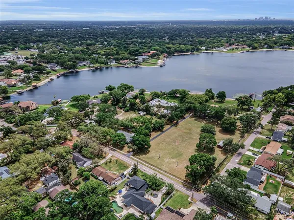$1,000,000 | 2521 Lake Ellen Drive, Tampa, FL 33618