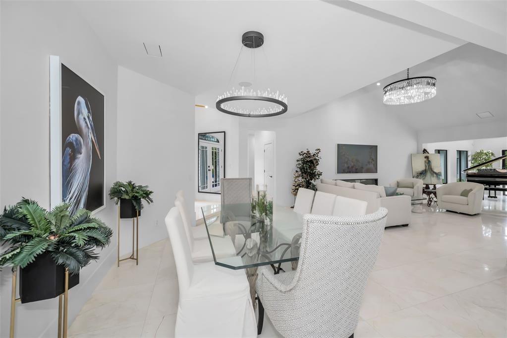 2521 Lake Ellen Drive Tampa, FL 33618 - Photo 10 of 73