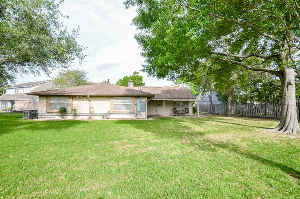 $2,195 | 7719 Lacy Hill Drive, Houston, TX 77036