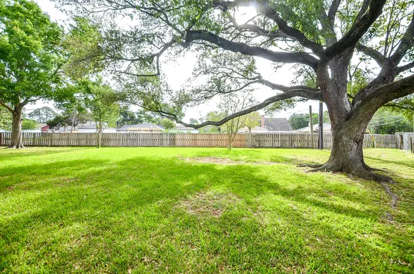 $2,195 | 7719 Lacy Hill Drive, Houston, TX 77036