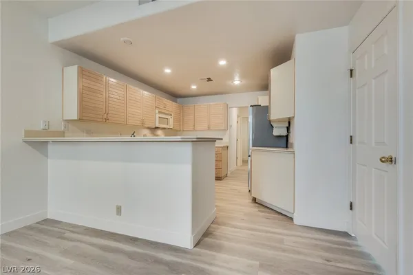 $2,595 | 4992 Crooked Stick Way, Las Vegas, NV 89113