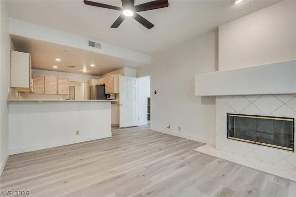 $2,595 | 4992 Crooked Stick Way, Las Vegas, NV 89113