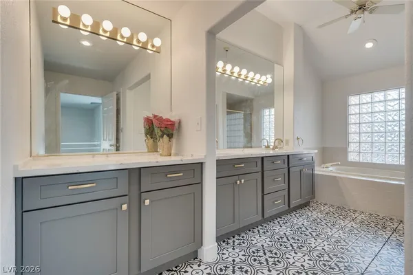 $2,595 | 4992 Crooked Stick Way, Las Vegas, NV 89113