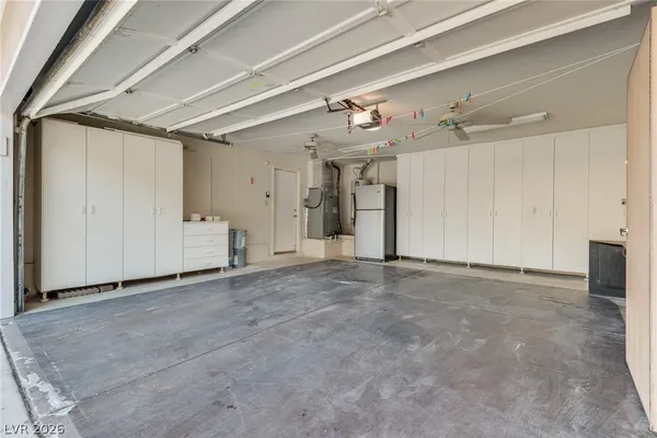 $2,595 | 4992 Crooked Stick Way, Las Vegas, NV 89113