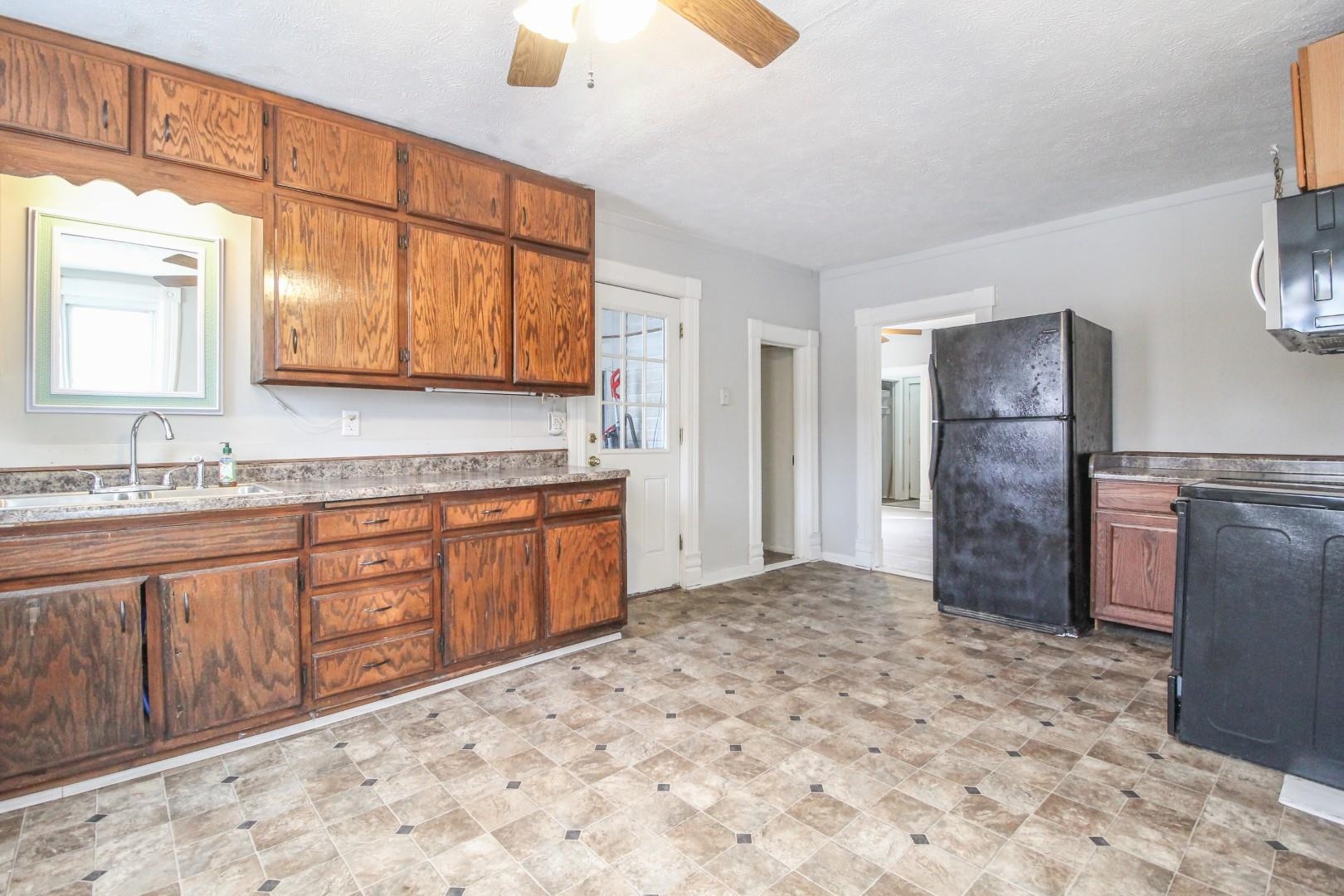 407 South Jackson Street Waterloo, WI 53594 - Photo 20 of 57