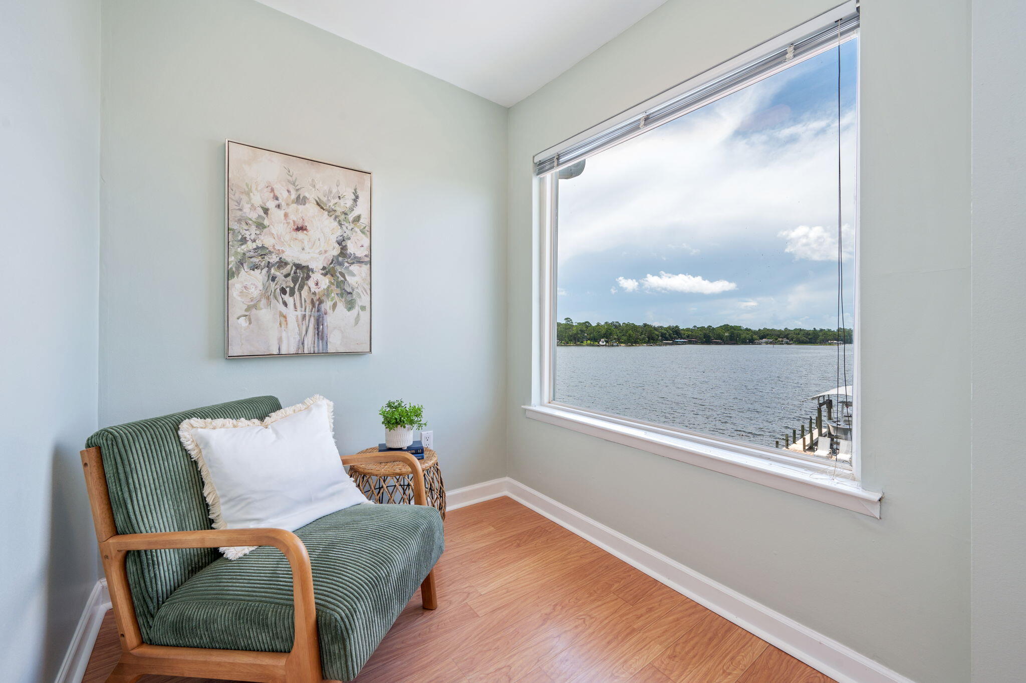 3 Bayshore Point Valparaiso, FL 32580 - Photo 6 of 70 a living room with furniture and a large window