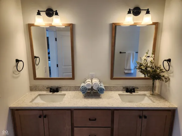 $329,900 | 1309 North 8th Street, Elwood, IN 46036