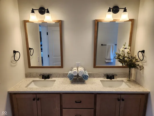 $329,900 | 1309 North 8th Street, Elwood, IN 46036