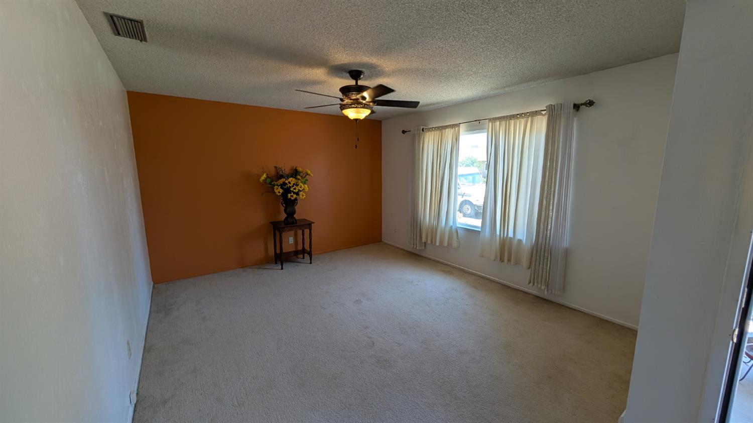 404 Fall Avenue Madera, CA 93637 - Photo 5 of 23