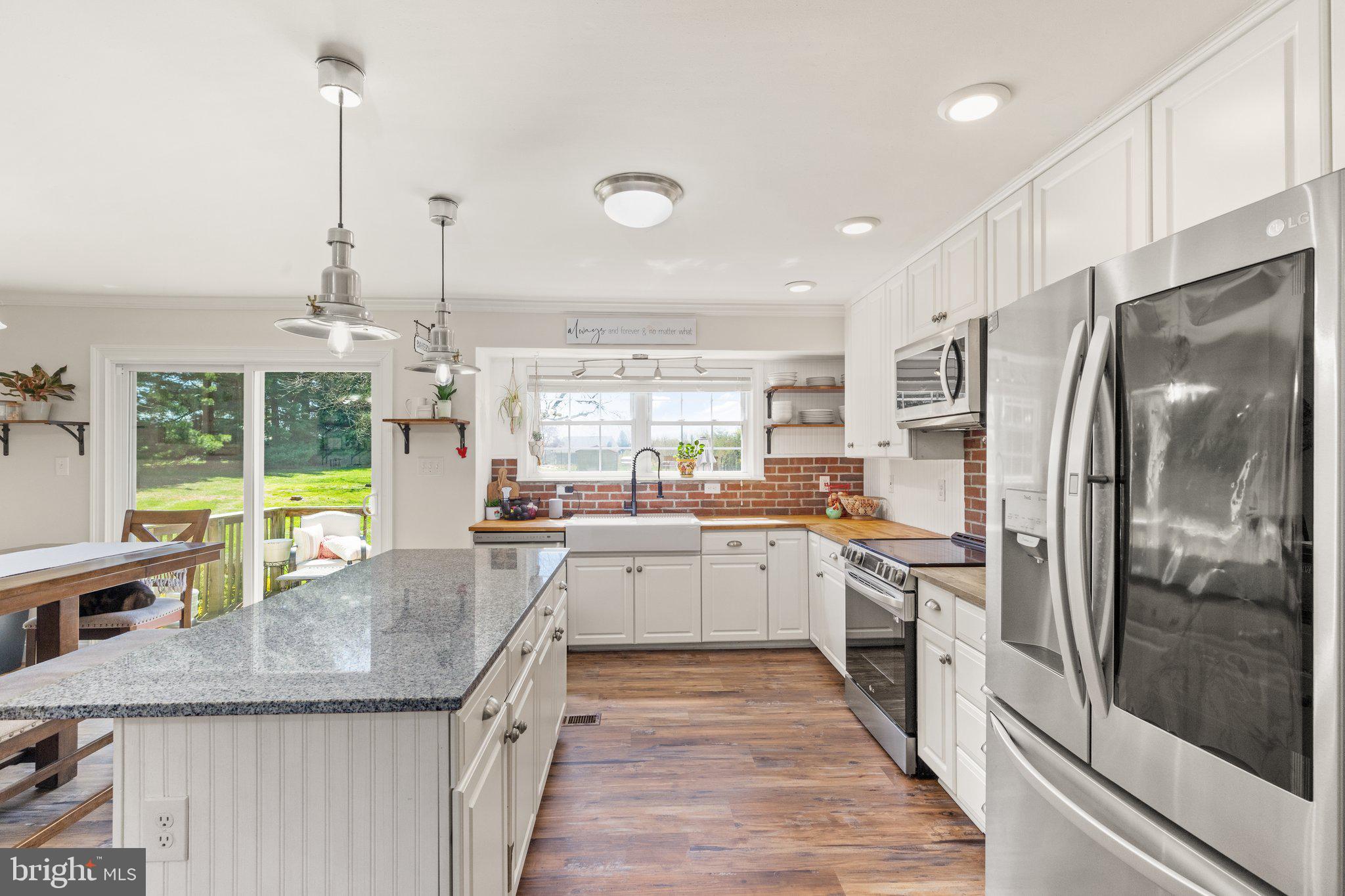 2446 Braddock Road Mount Airy, MD 21771 - Photo 5 of 43