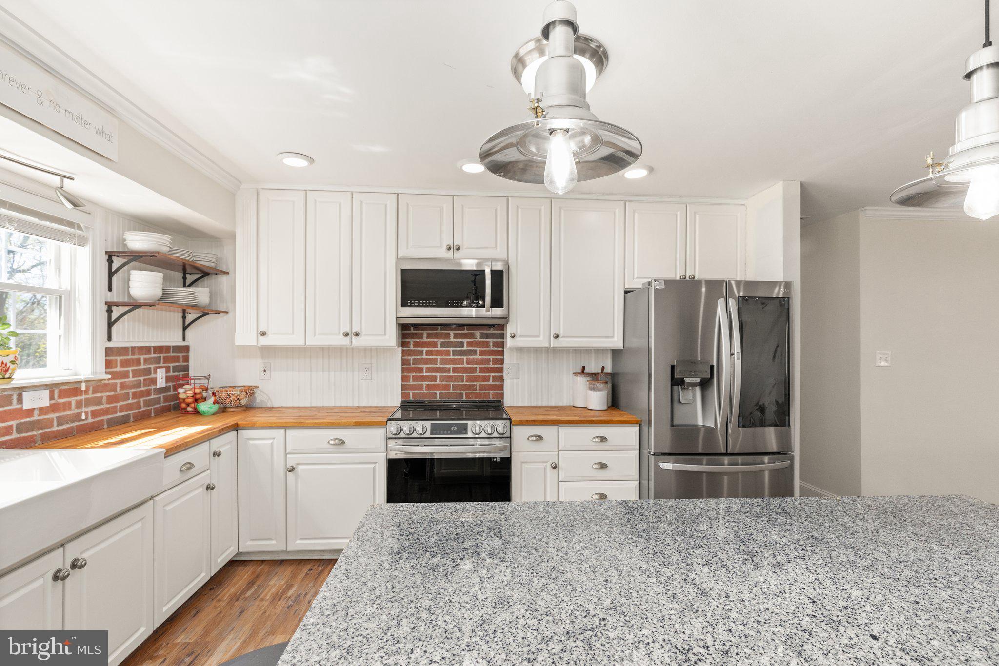 2446 Braddock Road Mount Airy, MD 21771 - Photo 8 of 43