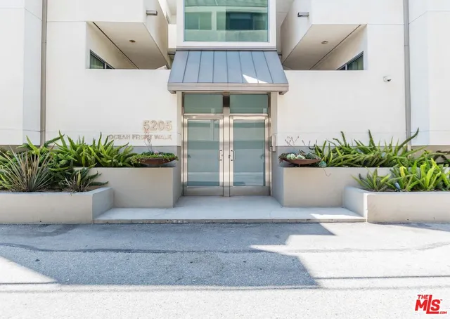 $13,500 | 5205 Ocean Front Walk, Unit 203, Marina del Rey, CA 90292