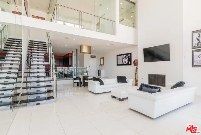 $13,500 | 5205 Ocean Front Walk, Unit 203, Marina del Rey, CA 90292