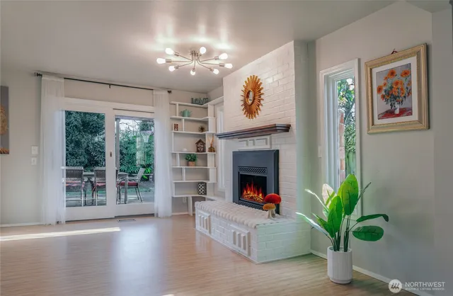 $1,762,000 | 604 128th Avenue Southeast, Bellevue, WA 98005