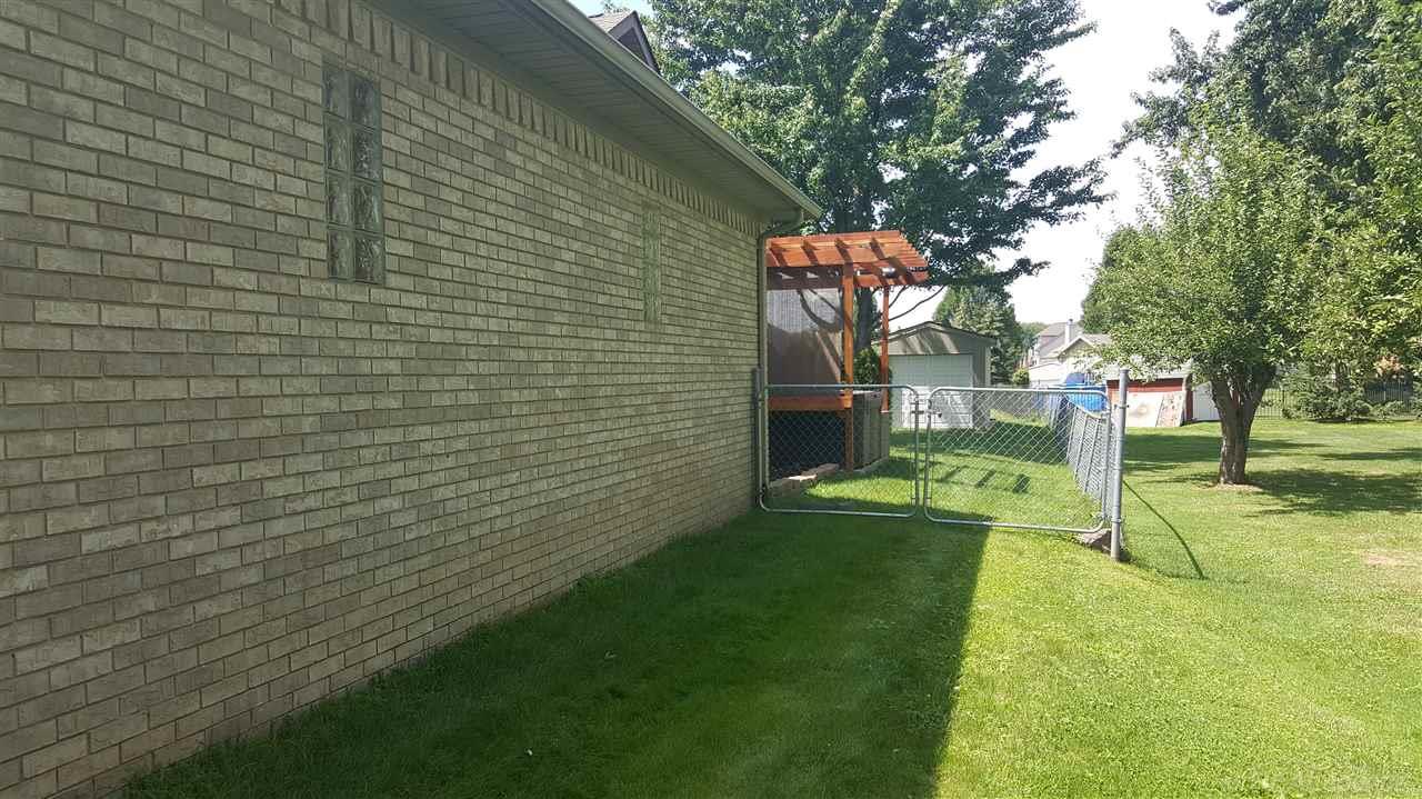 54123 County Line Road New Baltimore, MI 48047 - Photo 5 of 36