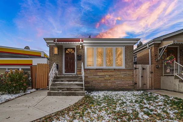 $395,000 | 3210 North Narragansett Avenue, Chicago, IL 60634