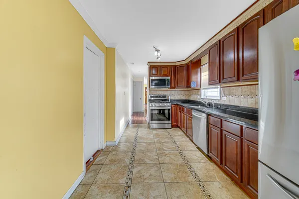$395,000 | 3210 North Narragansett Avenue, Chicago, IL 60634