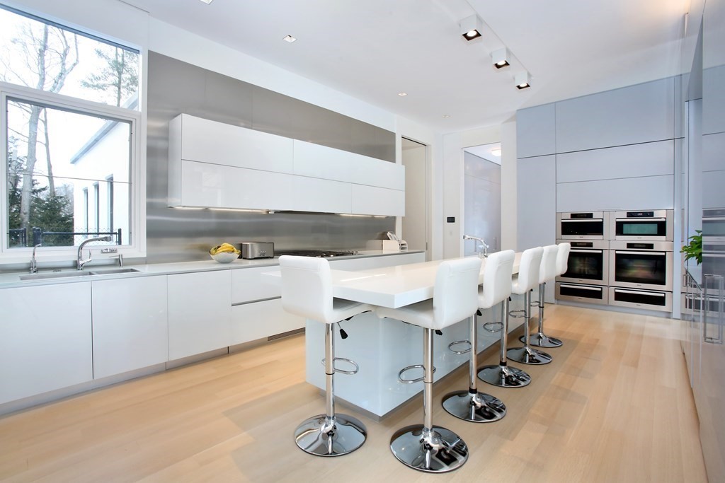 70 Possum Road Weston, MA 02493 - Photo 12 of 42