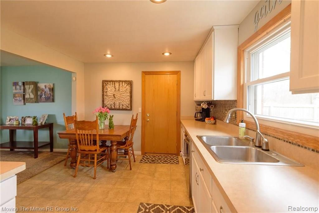 6711 Merriman Road Romulus, MI 48174 - Photo 5 of 37
